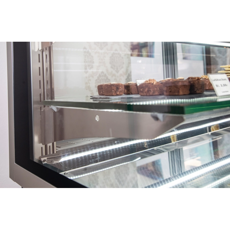  KBS 23120017 Kuehlvitrine Karina 5  